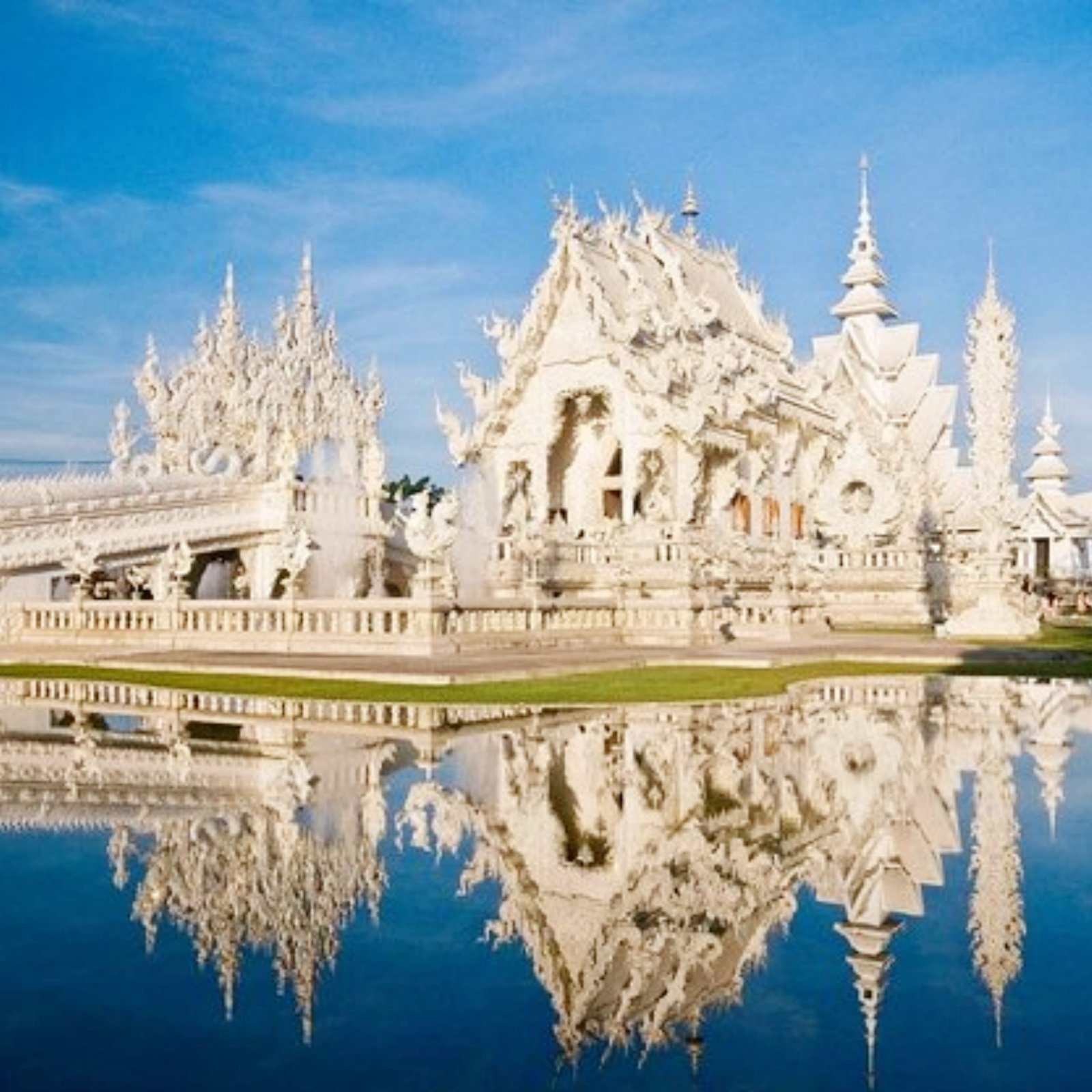 Day 6: Chiang Rai Artistry - Temple Wonders