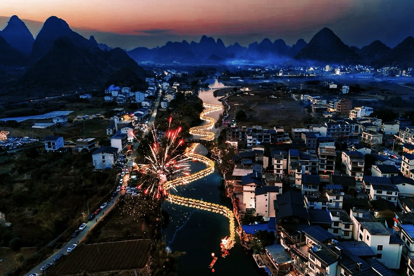 Watching the Golden Dragon Parade on the Yulong River – Where to Go and How to Get Tickets